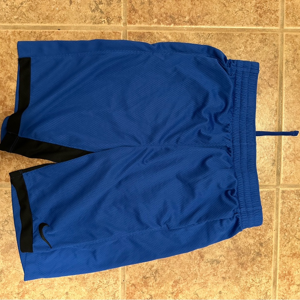 Nike Boys Xl shorts